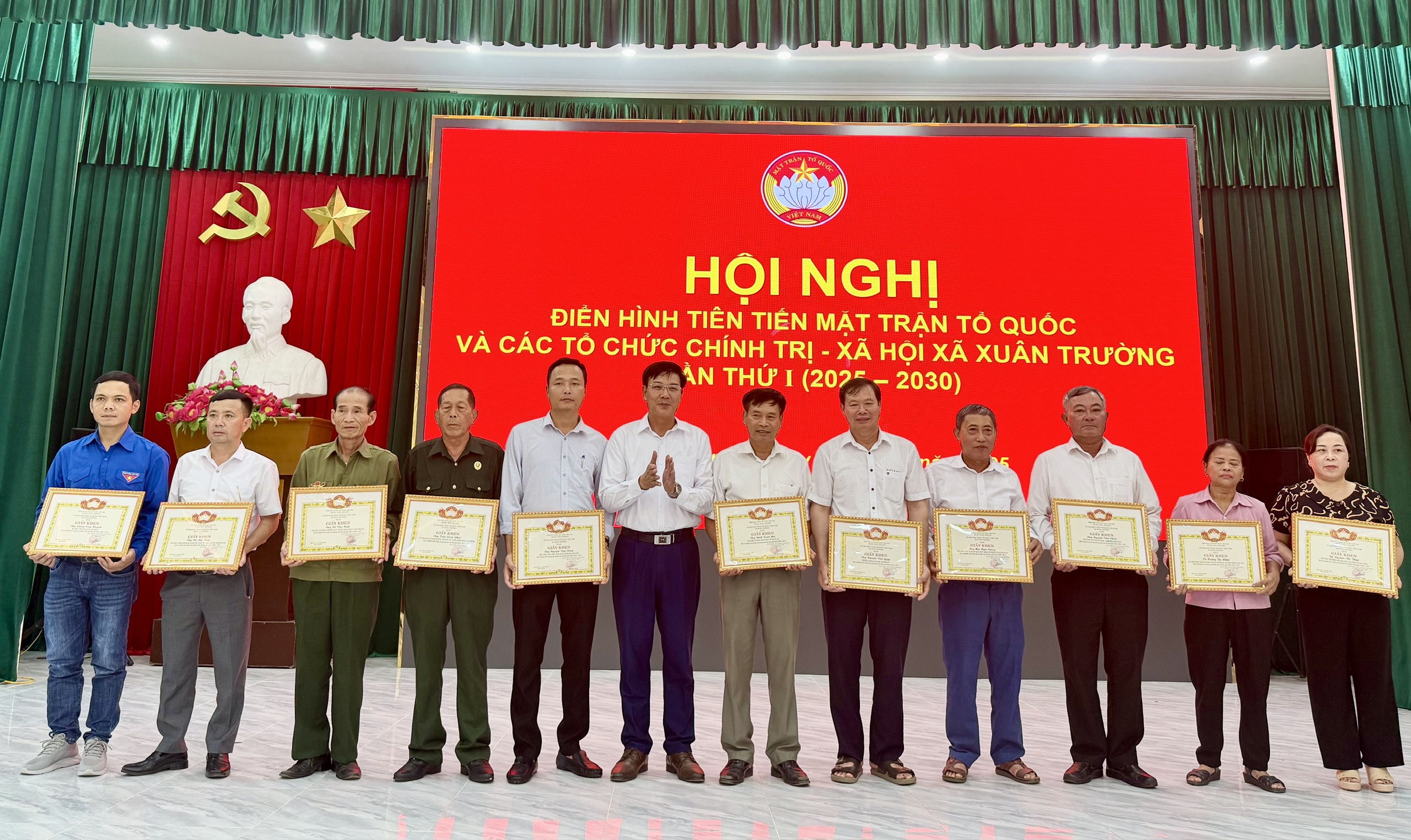 Ủy Ban MTTQ Việt Nam xã Xuân Trường tổ chức biểu dương điển hình tiên tiến giai đoạn 2025 - 2030