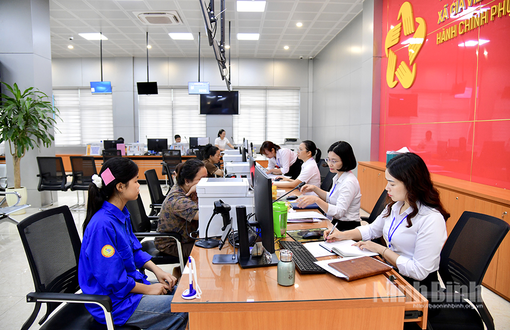 Chính quyền địa phương cấp xã đi vào vận hành: Bắt nhịp từ cơ sở, ổn định từ ngày đầu 