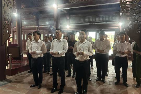 Ban thường vụ Đảng ủy xã Xuân Trường tổ chức dâng hương Đền Liệt sỹ, Nhà tưởng niệm Tổng Bí thư Trường Chinh 