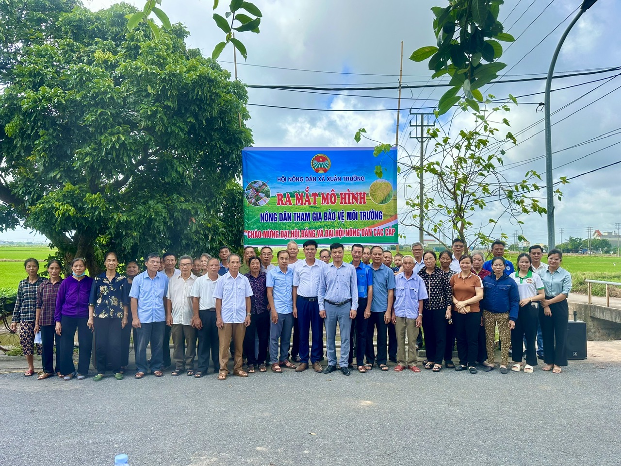Hội Nông dân xã Xuân Trường tổ chức ra mắt mô hình “Nông dân tham gia bảo vệ môi trường”
