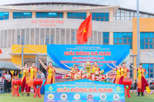 Xã Xuân Trường tổ chức giải bóng đá chào mừng kỷ niệm 80 năm cách mạng tháng Tám và Quốc khánh 2/9